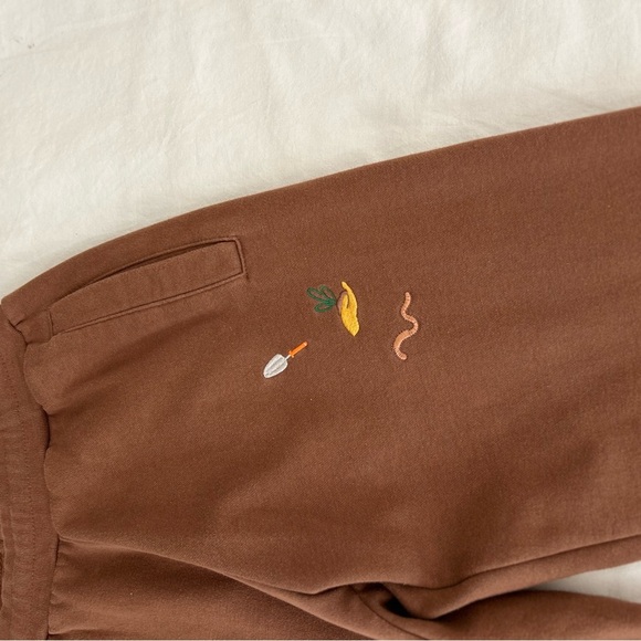 CROCS Carrots by Anwar Embroidered Joggers Size Small Grey - Picture 6 of 11